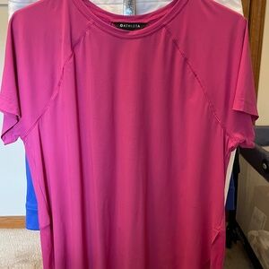 Ladies Athleta Activewear Shirt Size Medium
